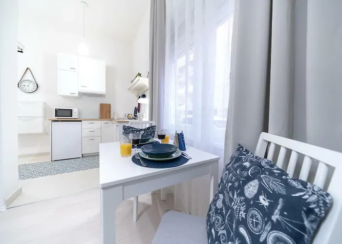 Portic, Self Check-in דירה *