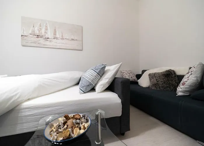 Portic, Self Check-in דירה *