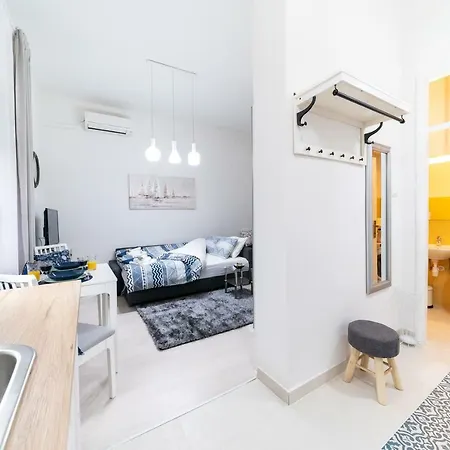 Portić, Self Check-in *